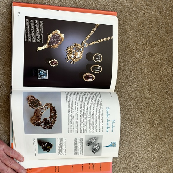 Jewelry & Metalwork in the Art & Crafts Tradition by Elyse Zorn Karlin hardcopy - Picture 10 of 11